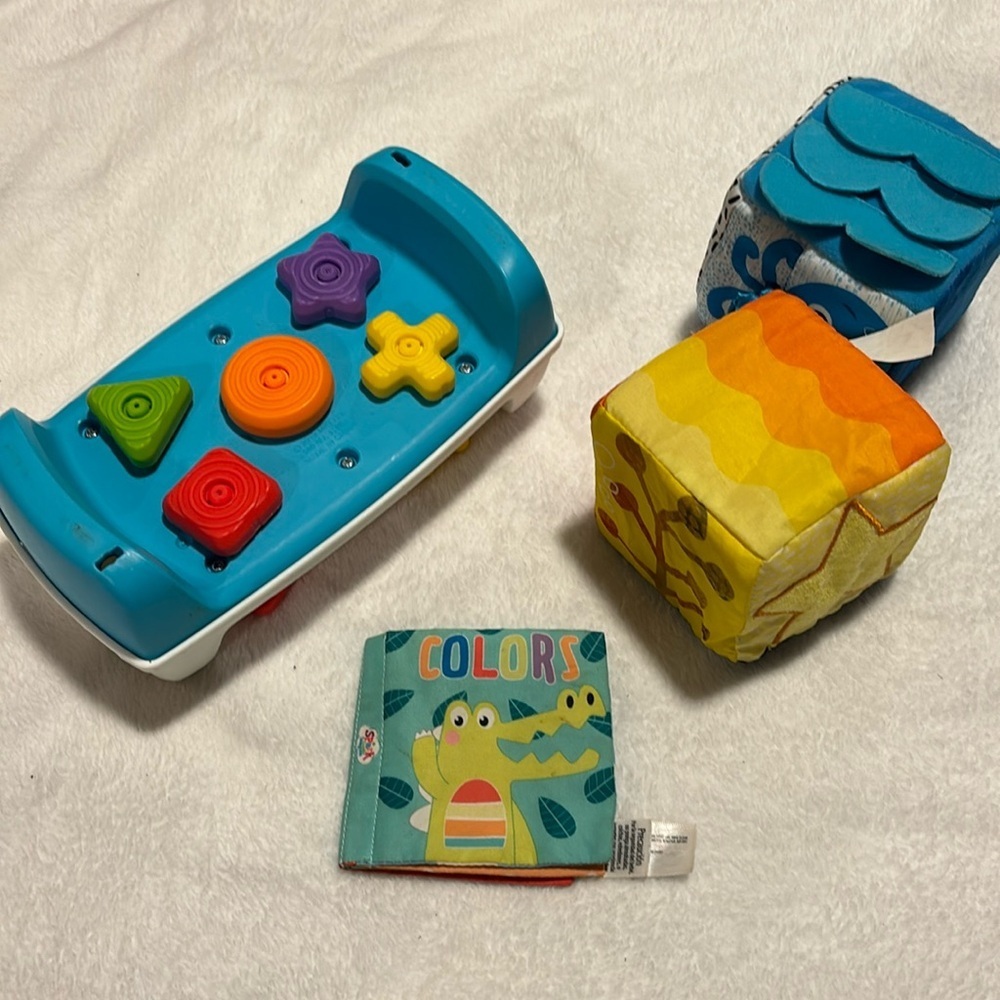 Baby toy set 2 blocks- colors & noise small book that crinkles & shape block